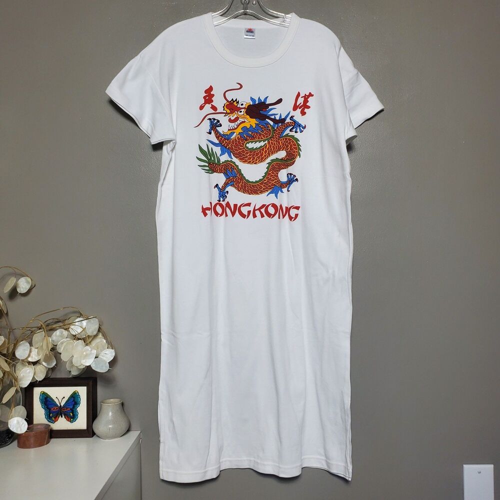 Vintage Hong Kong Dragon Graphic T-shirt Sleepshirt White Cotton Size M/L READ